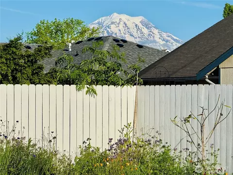 Exterior - 206 Whitley St NW, Orting, WA 98360 photo 5 of 13