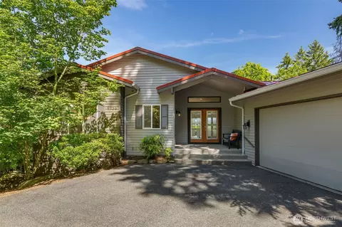 9736 49th Ave NE, Seattle, WA 98115