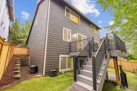 Exterior - 128 202nd St SE, Bothell, WA 98012 photo 8 of 9