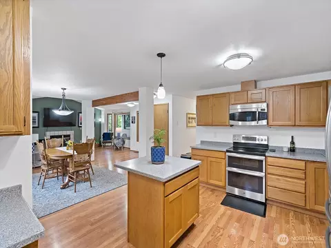 18714 NE 103rd Ave, Bothell, WA 98011 photo 6