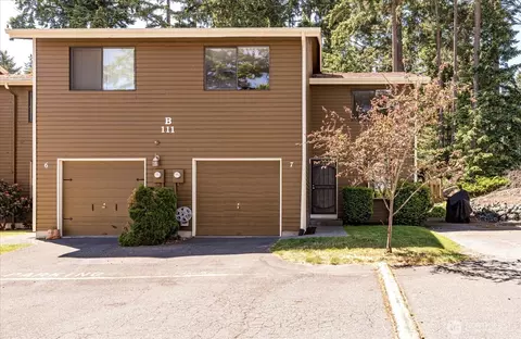111 NW Columbia Dr #B7, Oak Harbor, WA 98277
