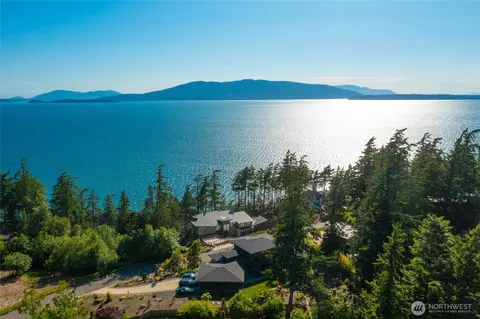 726 Fieldston Rd, Bellingham, WA 98225