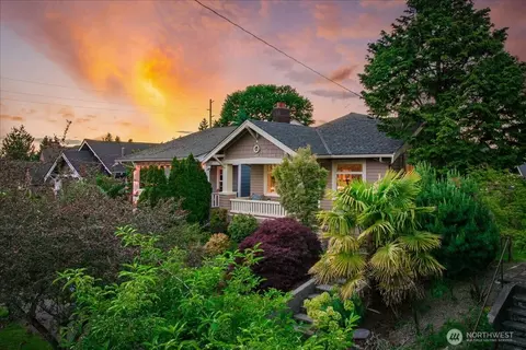 136 NW 74th St, Seattle, WA 98117