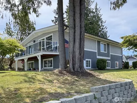 1538 W 12th St, Port Angeles, WA 98363