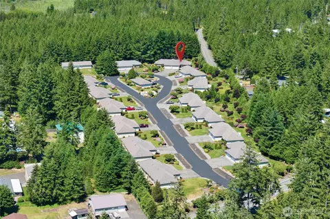 160 E Beaumont Dr #B, Shelton, WA 98584