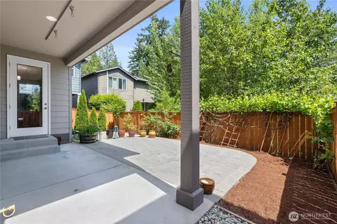Exterior - 17709 36th Dr SE, Bothell, WA 98012 photo 4 of 7