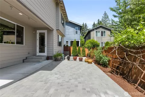 Exterior - 17709 36th Dr SE, Bothell, WA 98012 photo 5 of 7