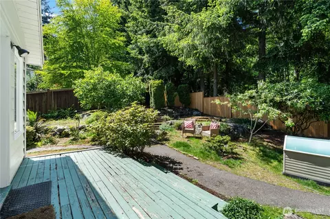 Exterior - 1825 England Ave, Everett, WA 98203 photo 3 of 3