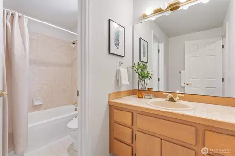 Bath - 1825 England Ave, Everett, WA 98203 photo 1 of 5