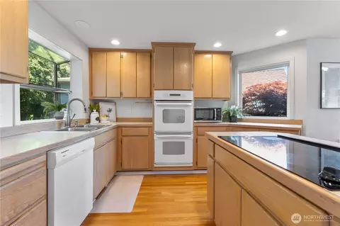 Kitchen - 1825 England Ave, Everett, WA 98203 photo 2 of 2
