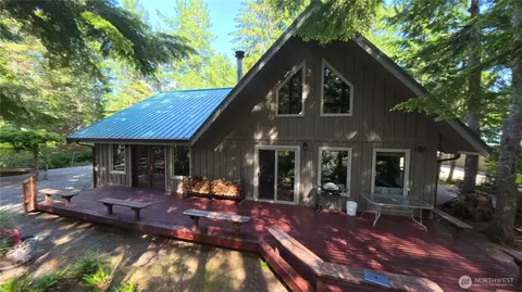 321 N Lake Surf Dr, Lilliwaup, WA 98555