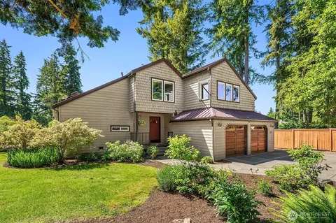 423 209th Ave SE, Sammamish, WA 98074