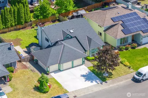 27742 214th Ave SE, Maple Valley, WA 98038