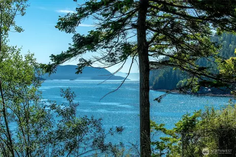 134 Rossel Ln, Eastsound, WA 98245
