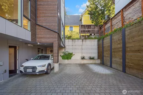 922 N 36th St, Seattle, WA 98103 photo 36
