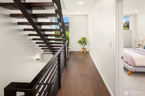 922 N 36th St, Seattle, WA 98103 photo 13