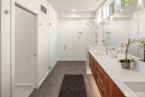 922 N 36th St, Seattle, WA 98103 photo 17