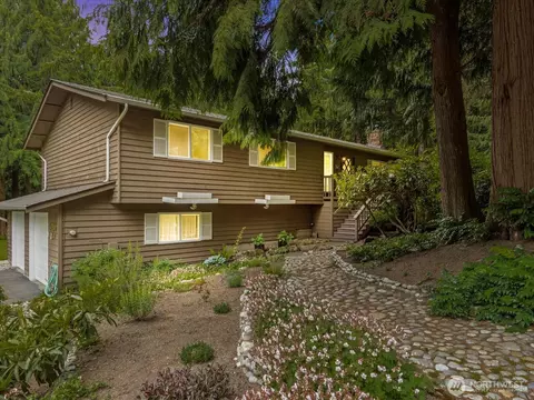 5204 136th St SW, Edmonds, WA 98026
