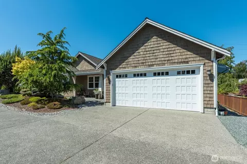 1705 32nd St, Anacortes, WA 98221
