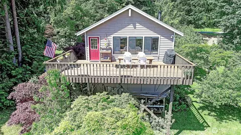 881 Lawson Rd, Camano Island, WA 98282