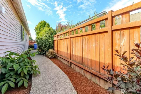 Exterior - 14803 Rivergrove Dr E, Sumner, WA 98390 photo 6 of 8