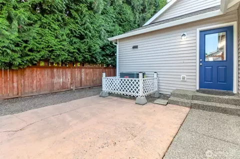 Exterior - 14803 Rivergrove Dr E, Sumner, WA 98390 photo 4 of 8
