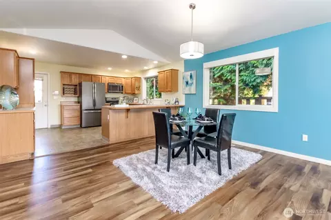 Dining - 14803 Rivergrove Dr E, Sumner, WA 98390 photo 2 of 2