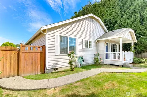 Exterior - 14803 Rivergrove Dr E, Sumner, WA 98390 photo 2 of 8