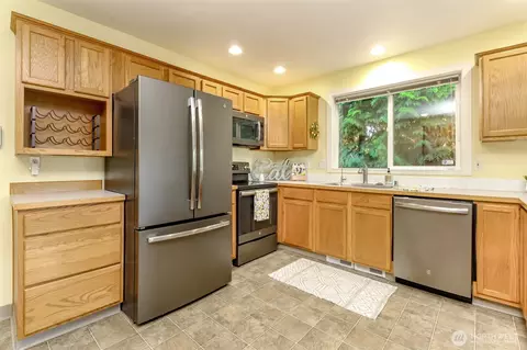 Kitchen - 14803 Rivergrove Dr E, Sumner, WA 98390 photo 1 of 3