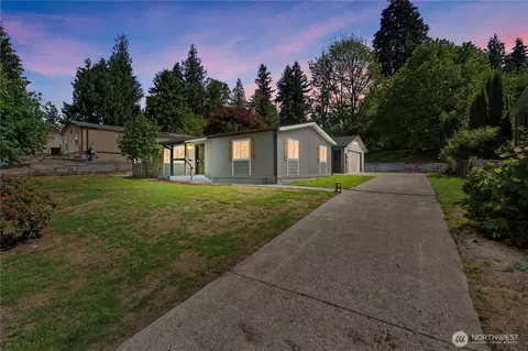 5702 Hollis Dr SE, Olympia, WA 98513