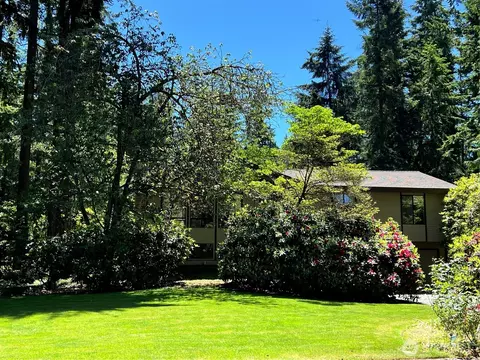 13203 NE 54th Pl, Bellevue, WA 98005