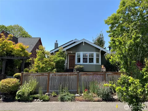 5521 34th Ave NE, Seattle, WA 98105