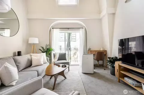 425 Vine St #725, Seattle, WA 98121