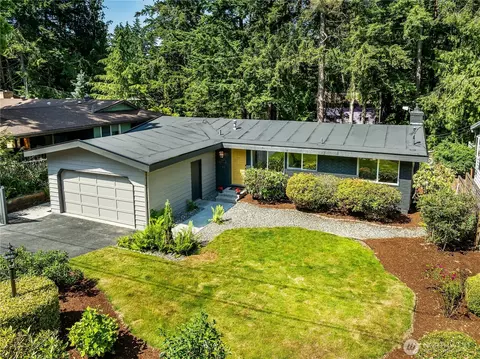 19615 Greenwood Pl N, Shoreline, WA 98133