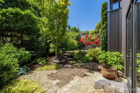 Exterior - 2408 E Roy St, Seattle, WA 98112 photo 7 of 9