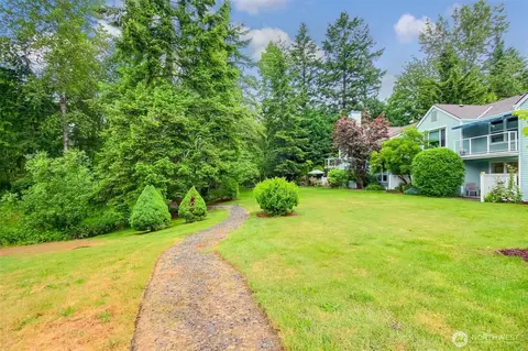 22002 SE 40th Ln #1111, Issaquah, WA 98029