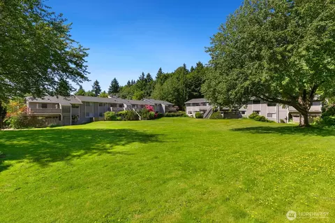 Exterior - 9930 NE 144th Ln #206, Kirkland, WA 98034 photo 4 of 6
