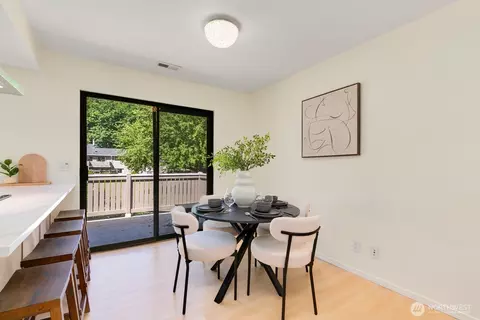Dining - 9930 NE 144th Ln #206, Kirkland, WA 98034 photo 2 of 2