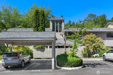 Exterior - 9930 NE 144th Ln #206, Kirkland, WA 98034 photo 2 of 6