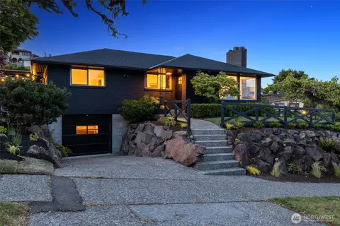 2604 W Armour St, Seattle, WA 98199