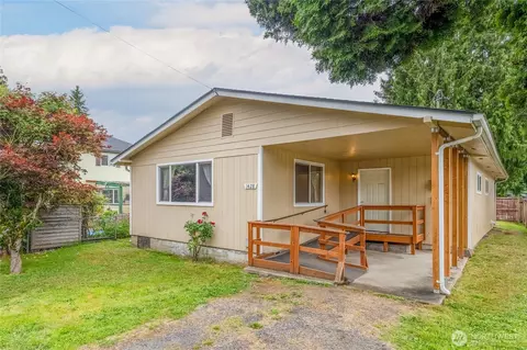 1428 N 2nd Ave, Kelso, WA 98626