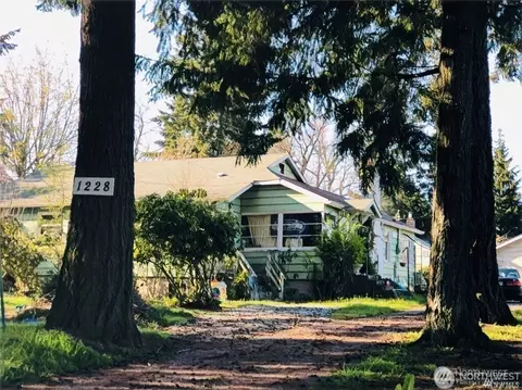 1228 SW 118 St, Burien, WA 98146