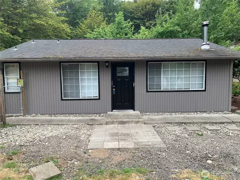 31 E Sand Hill Ln, Belfair, WA 98528