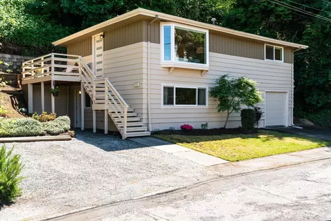 5625 SW Teig Pl, Seattle, WA 98116