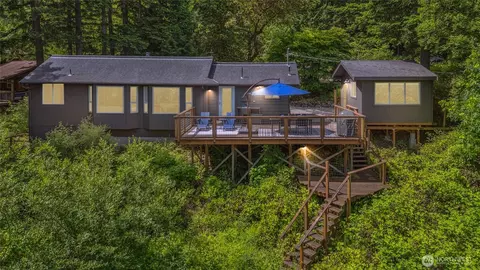1188 Island Dr, Lummi Island, WA 98262