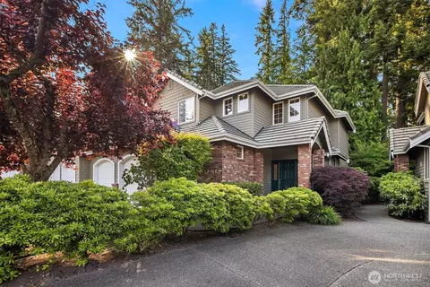 15606 Country Club Dr #B, Bothell, WA 98012