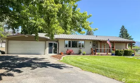 746 Ridge Dr E, Omak, WA 98841