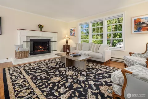 8724 Main St, Edmonds, WA 98026 photo 3