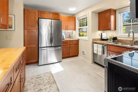 8724 Main St, Edmonds, WA 98026 photo 13