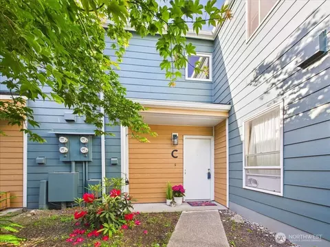 8424 25th Ave SW #C, Seattle, WA 98106